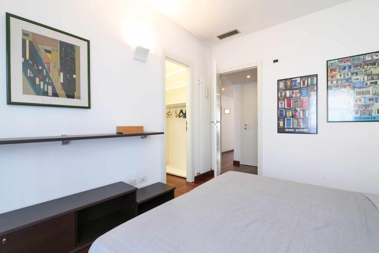 Npa20 Luxury Large Apartment In Navigli District Milan Exterior photo