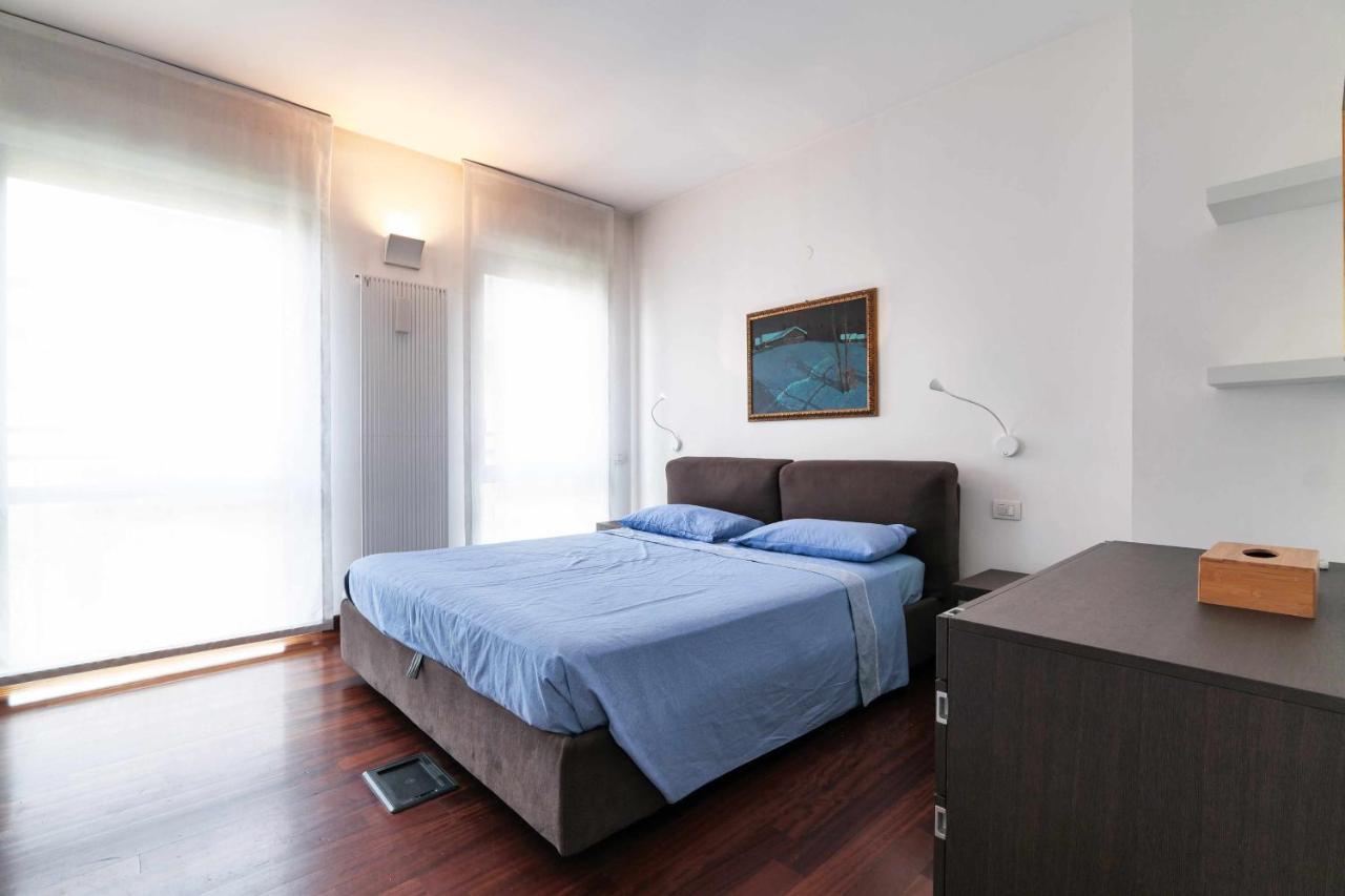 Npa20 Luxury Large Apartment In Navigli District Milan Exterior photo