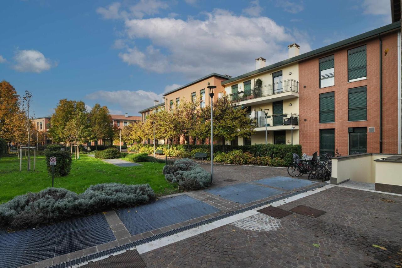 Npa20 Luxury Large Apartment In Navigli District Milan Exterior photo
